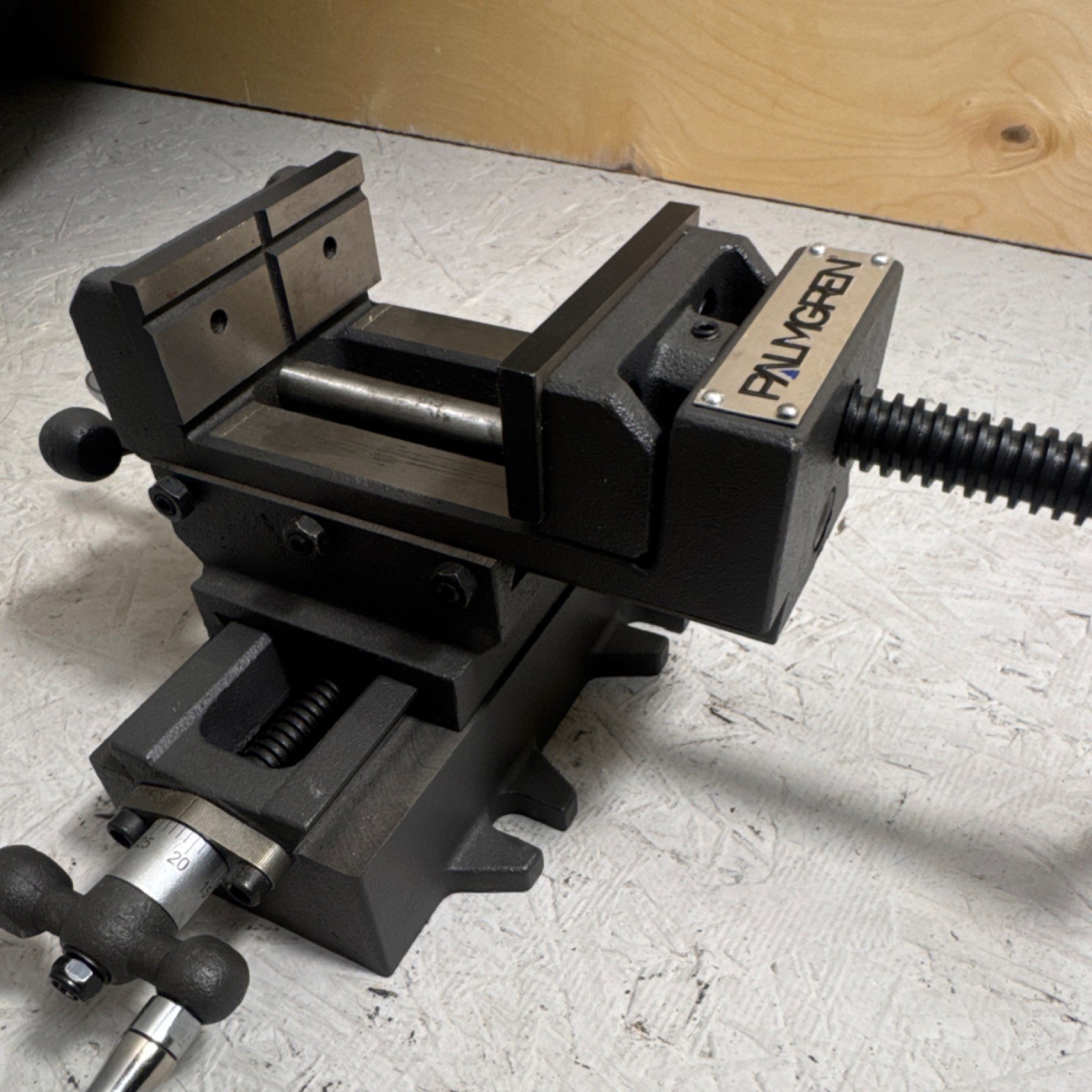 Palmgren 3.5" Jaw Width 3.25" Opening Cross Slide Machine Vise