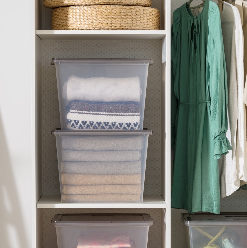 17 Qt. Plastic Storage Bins with Lids, Clear, Stackable Totes, Containers 8Pk