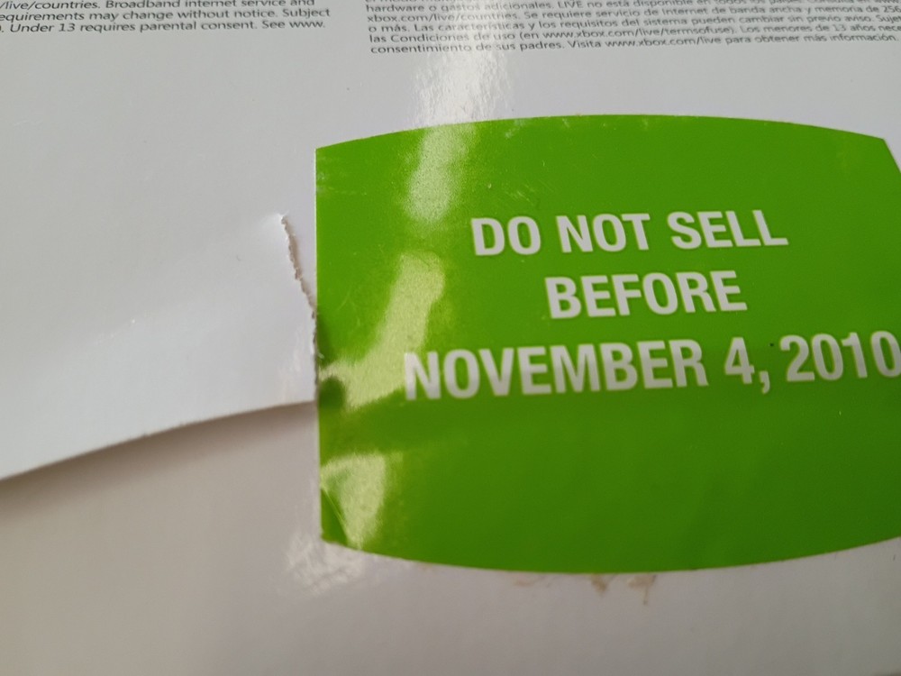 Microsoft Xbox 360 Kinect Motion Sensor Bar w/Kinect Adventures Game SEALED