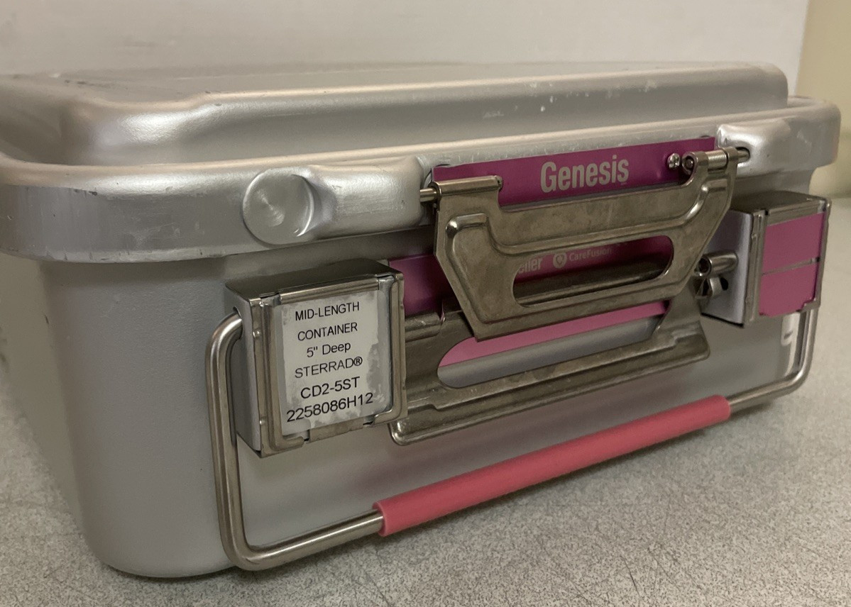 V. Mueller CD2-5ST Genesis 19" x 12" x 5" Mid-Length Container w/ 2 Trays