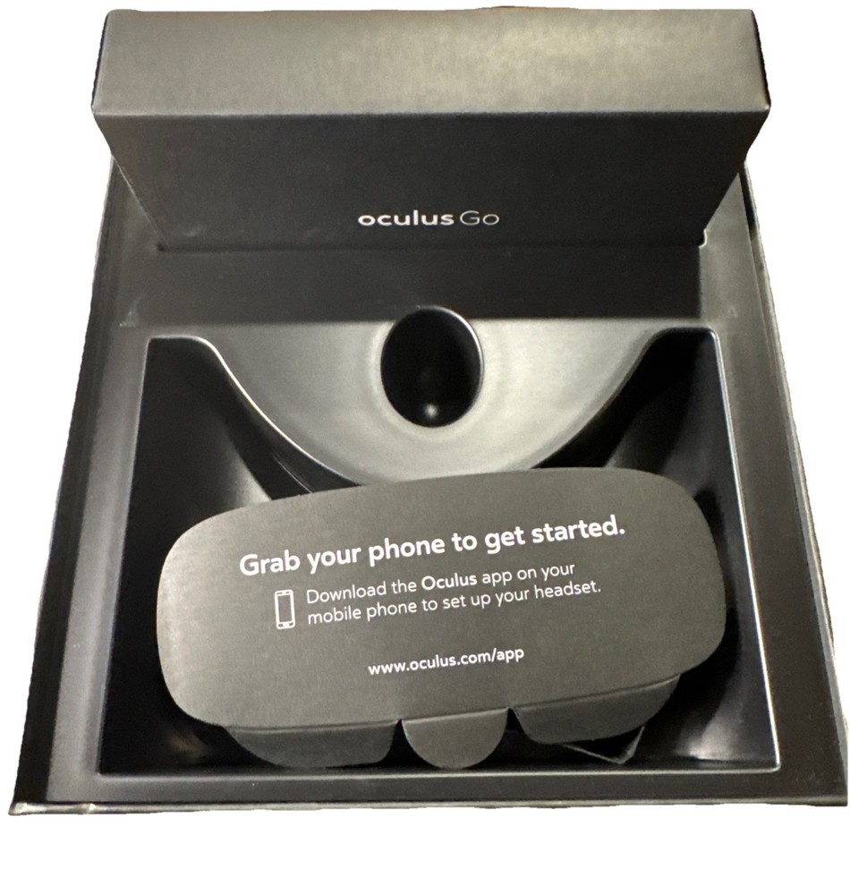 Oculus Go VR Headset - **READ: EMPTY BOX**
