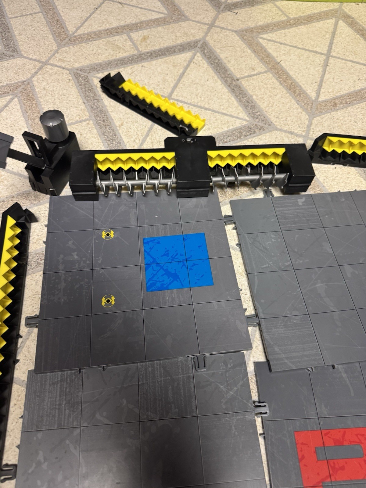 BattleBots Arena MAX Hexbug - With 5 Bots