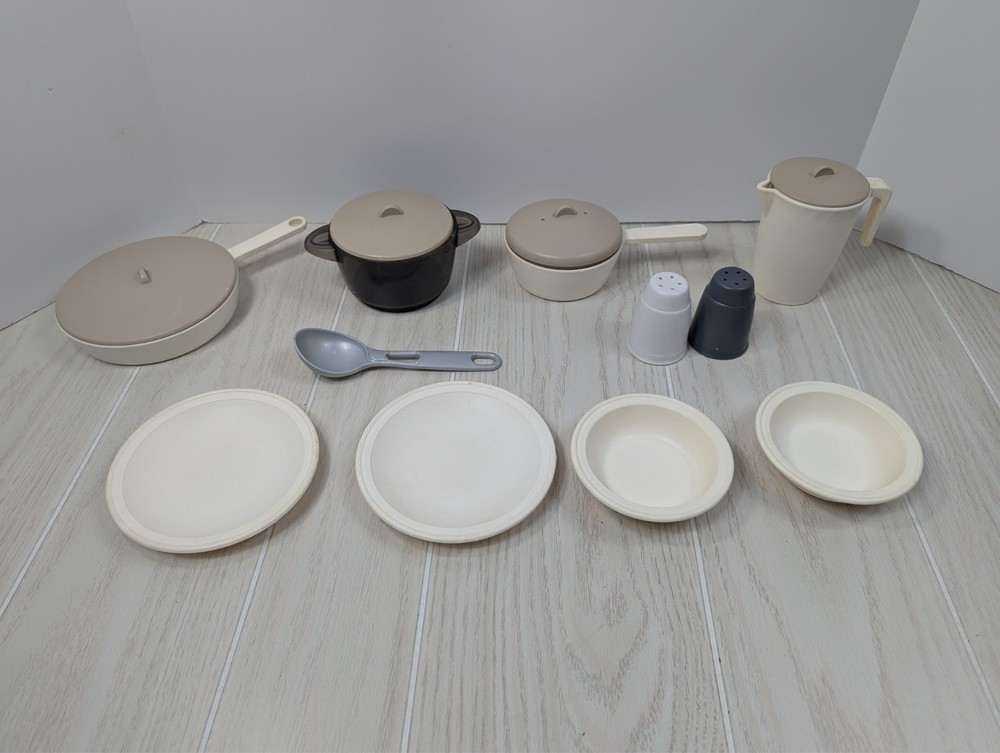 Step 2 Pretend Play Kitchen Replacement Plastic Dishes Set pots pans pitcher
