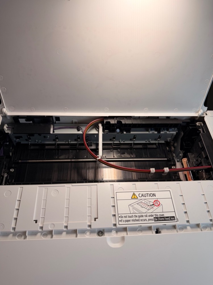 Sawgrass SG800 Sublimation Printer – Powers On, Feeds & Prints – Needs Cleaning