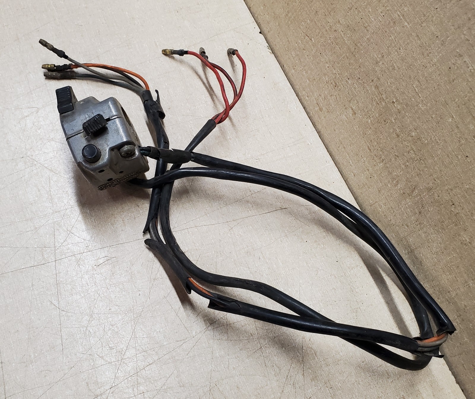 KAWASAKI 46077-015 LEFT HANDLEBAR SWITCH F6 125 1971 F7