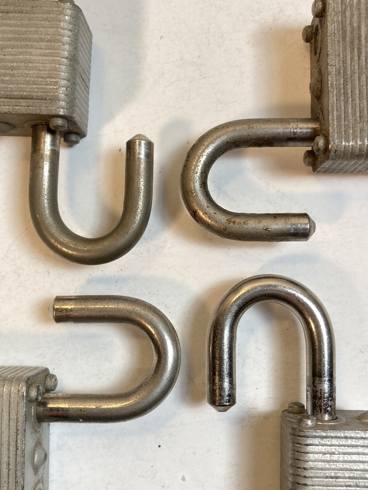 Master Lock No. 22 Padlocks Lot - Keyed Same - 4 Locks - 2 Keys - Milwaukee