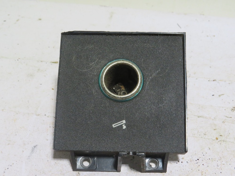 96 Jeep Cherokee Dash Cigarette Lighter Power Source Bracket OEM trim