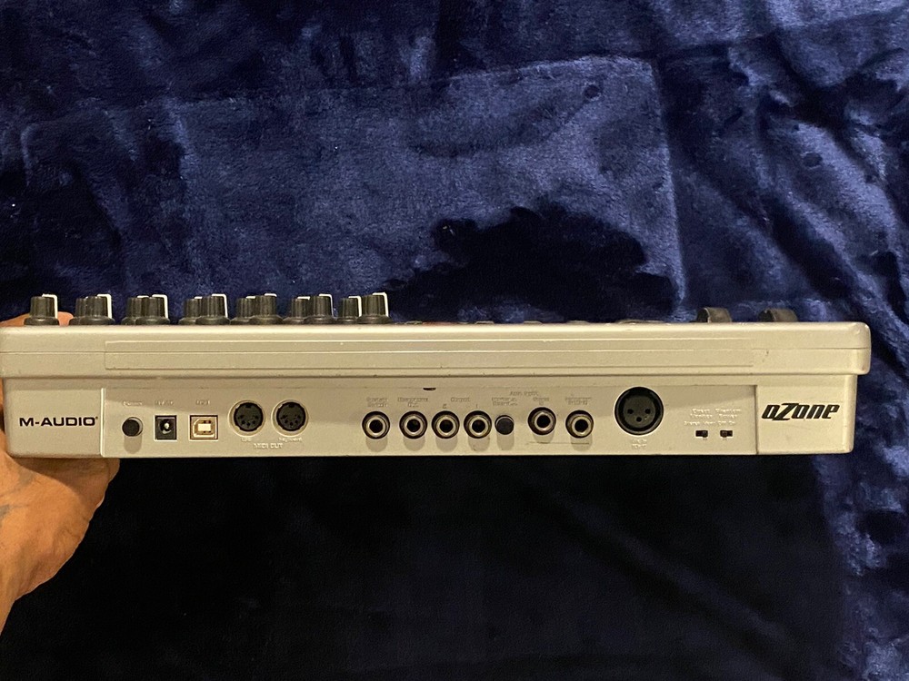 M-Audio Ozone 25 Midi USB Controller Keyboard WORKING