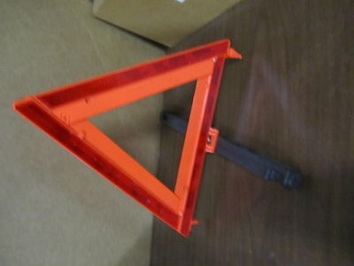 EMERGENCY WARNING TRIANGLE ROAD HAZARD WARNING TRIANGLE REFLECTOR             B