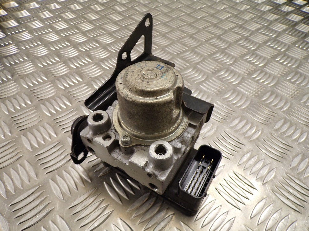 Triumph 1050 Sprint GT 2014 ABS pump 2010 > 2017 WB