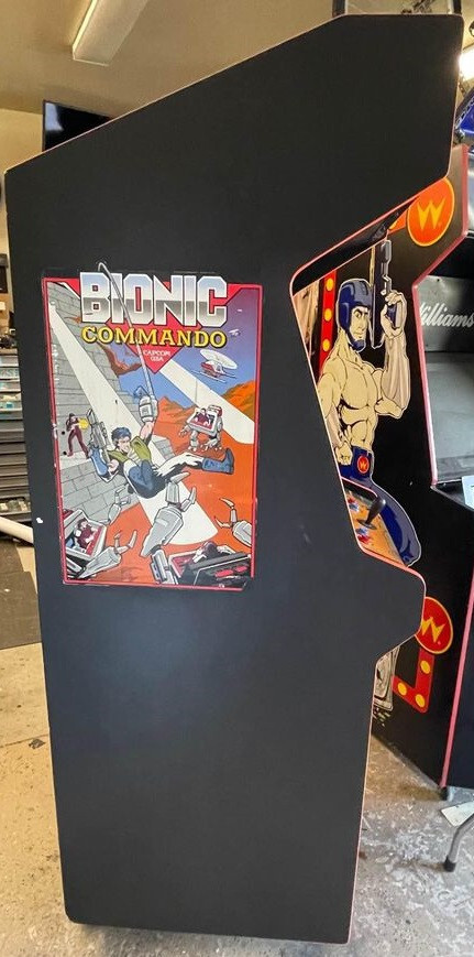 BIONIC COMMANDO ARCADE MACHINE by CAPCOM 1987 (Excellent Condition) *RARE*