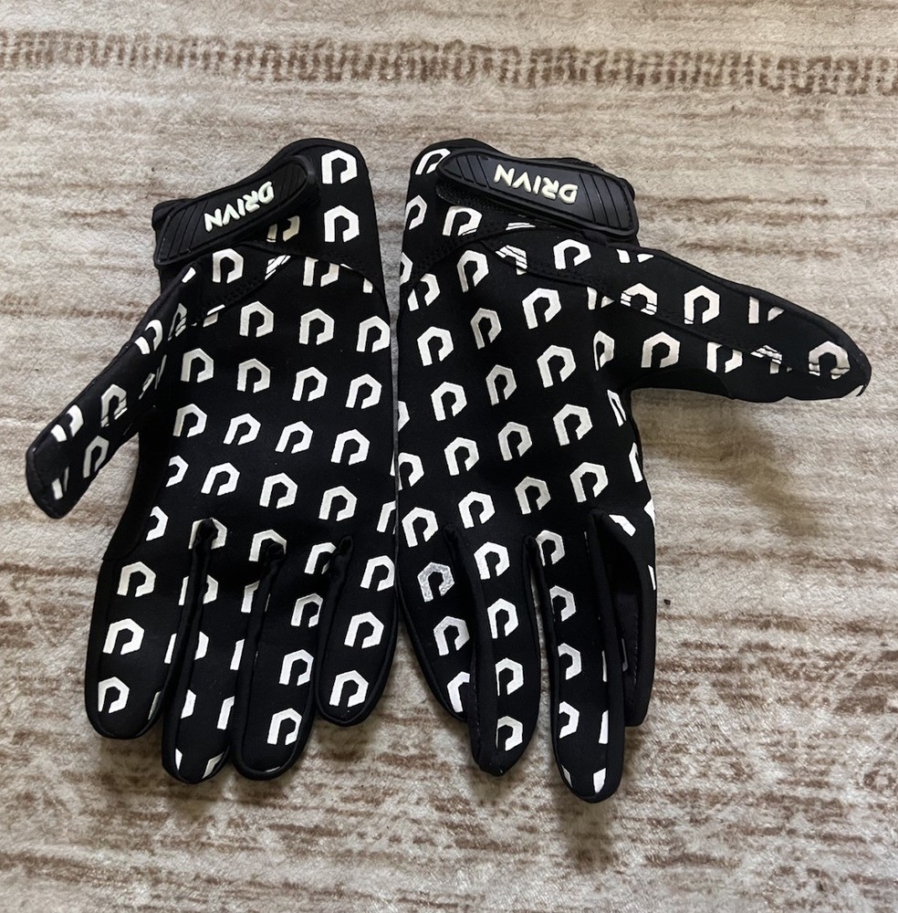 Riding Gloves Size Large- Drivn