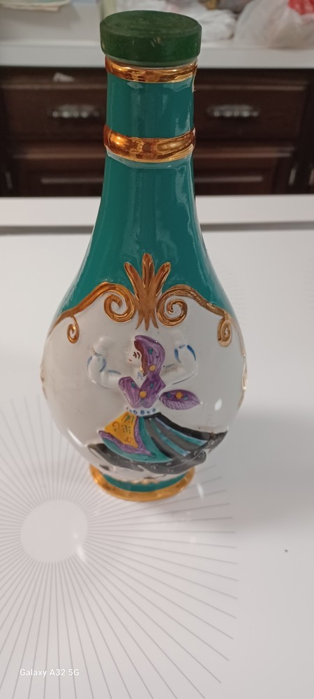 ANTIQUE  EMPTY LIQUOR BOTTLE