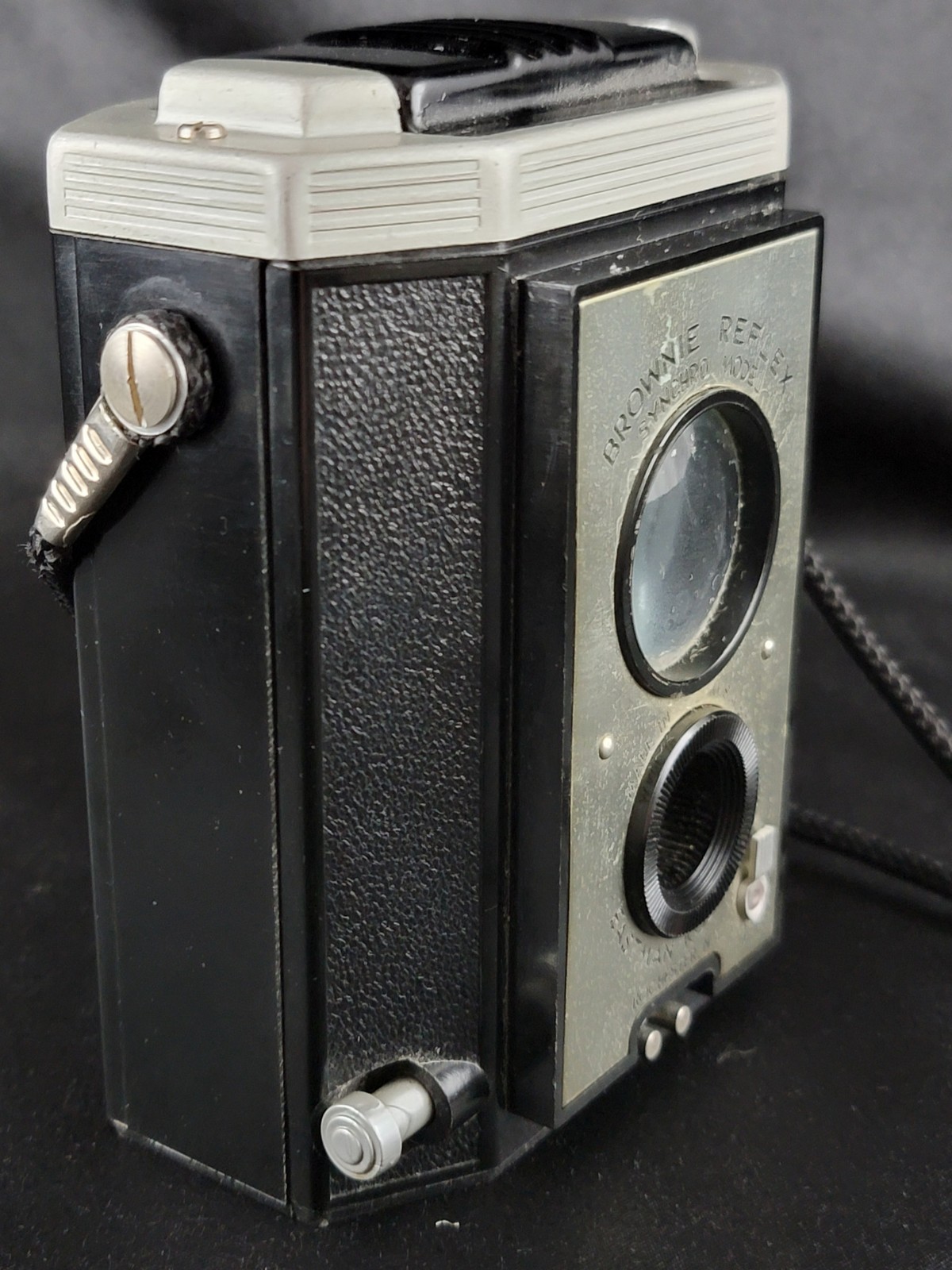 Vintage Eastman Kodak Brownie Reflex Synchro Model Camera Untested 127 Film