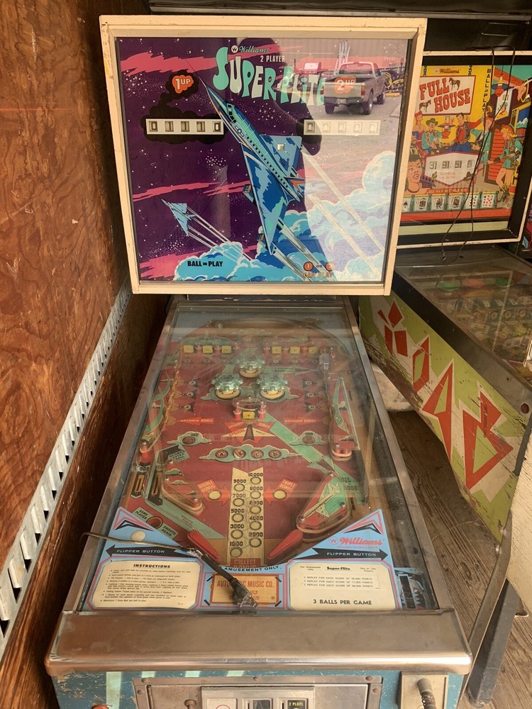 VINTAGE!!! Williams SuperFlite Pinball Machine