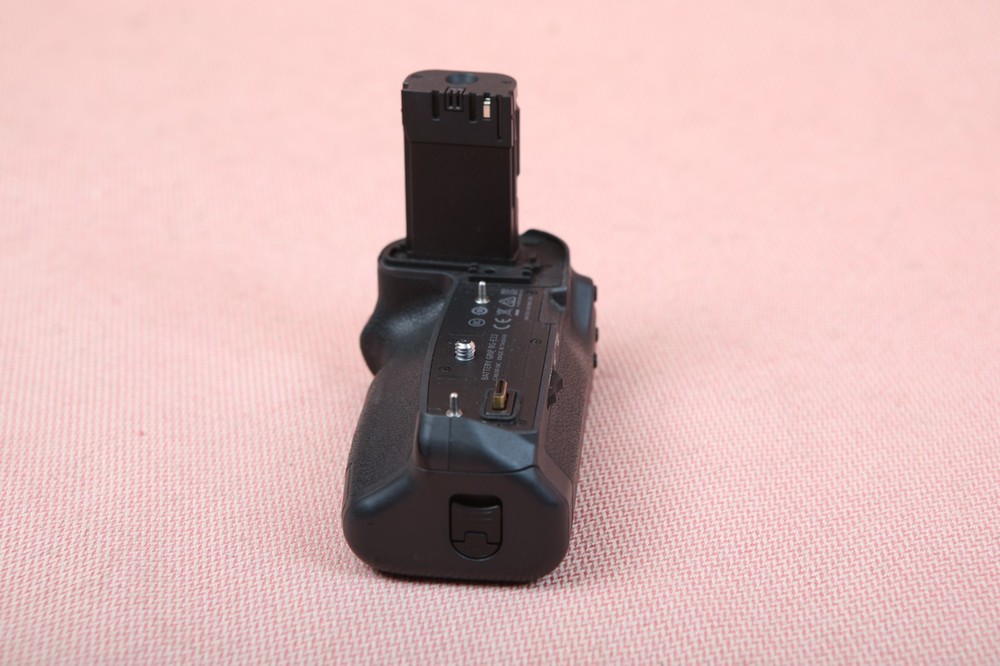 Canon BG-E22 Battery Grip for EOS R Mirrorless Camera OEM