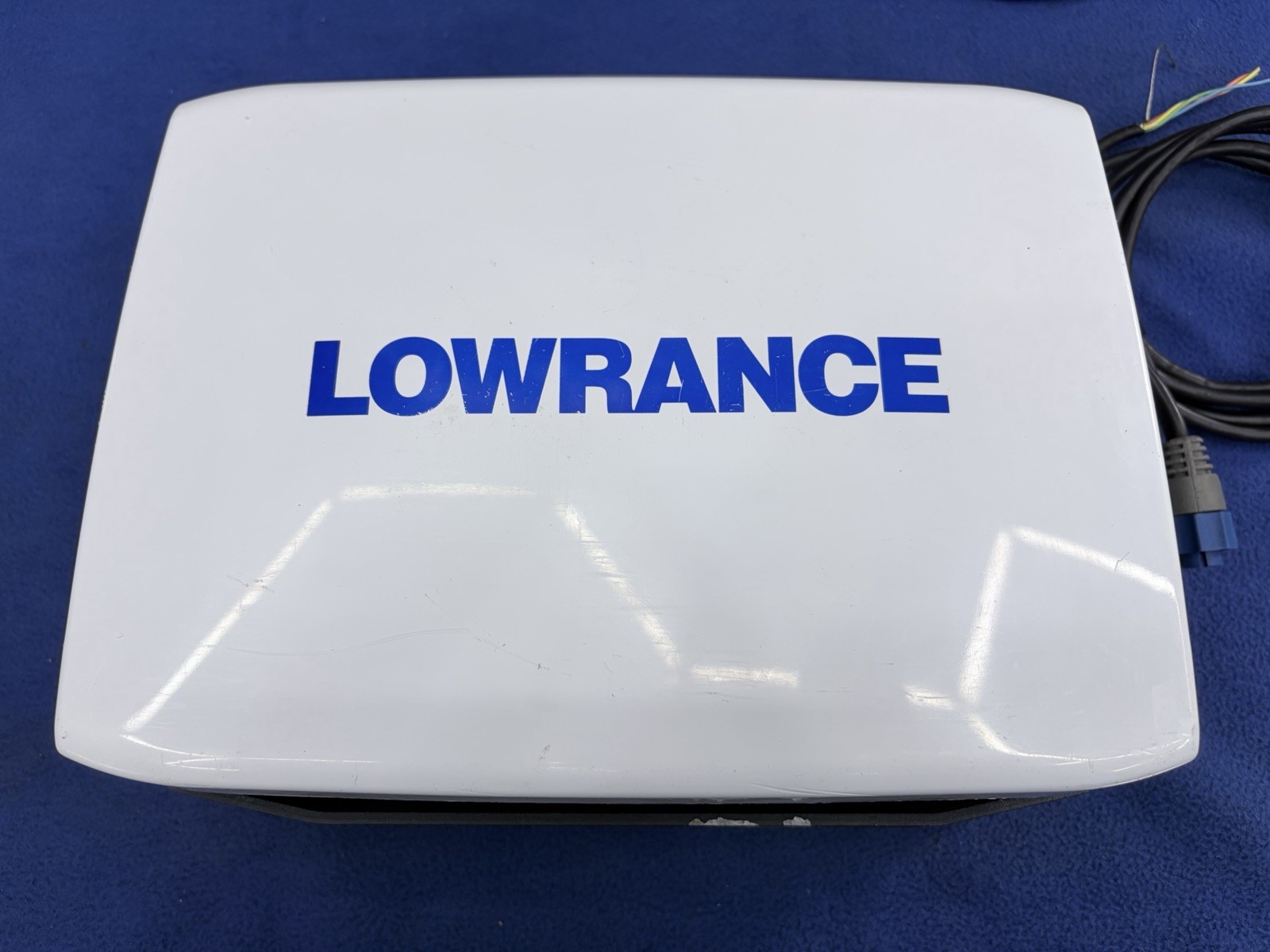 Lowrance HDS 8 Gen 1 Insight USA GPS Chartplotter Fish Finder Display W/ Mount