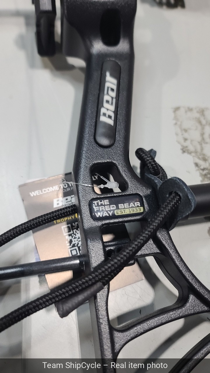 U21544 Bear Archery Species EV Bow RTH Package RH 5570 G1N