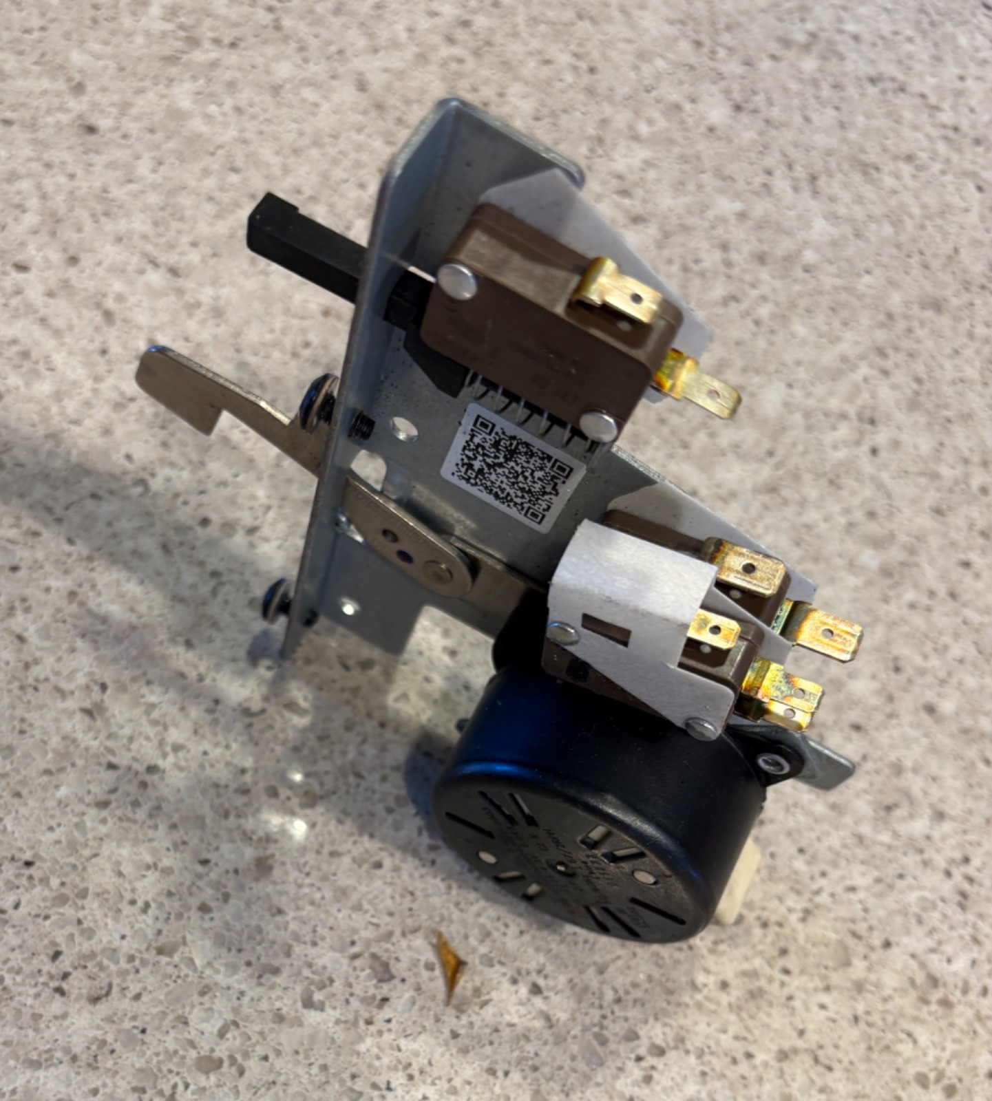 ** GE Profile PHS930YPFS Induction range oven door latch* WB10X29077