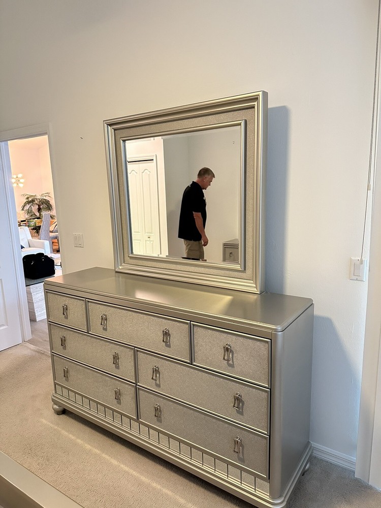 furniture used