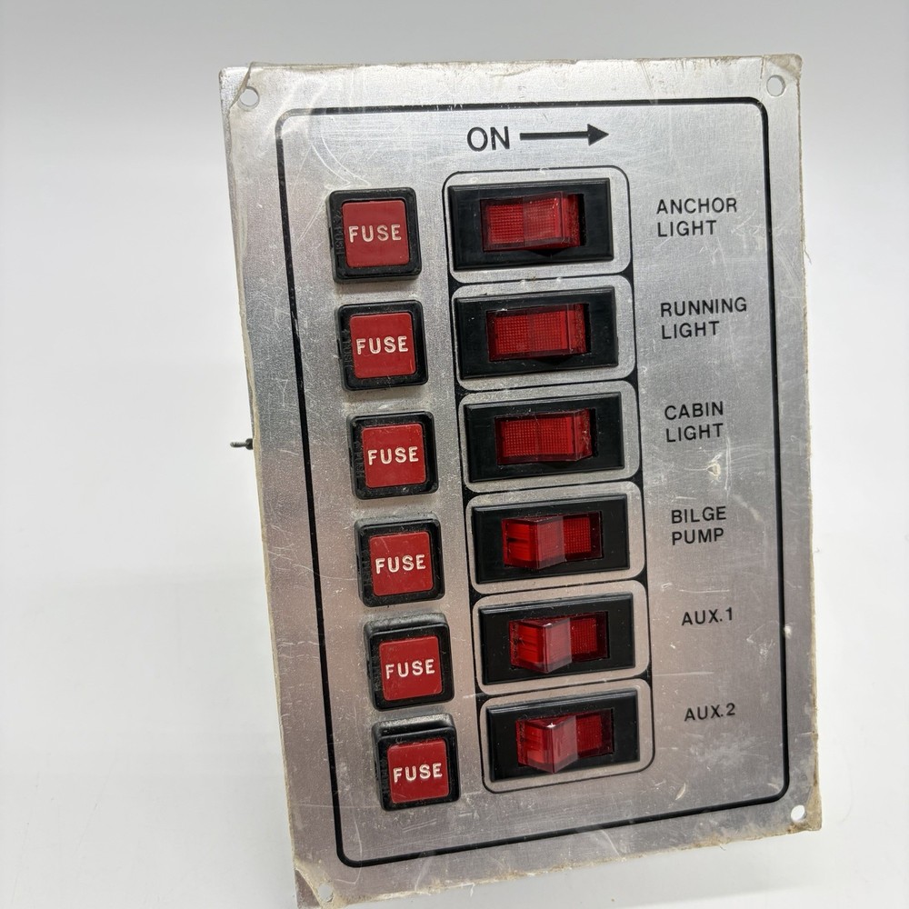 WHITECAP 6 GANG ILLUMINATED SWITCH PANEL S-3310 With Instructions Tested & Works