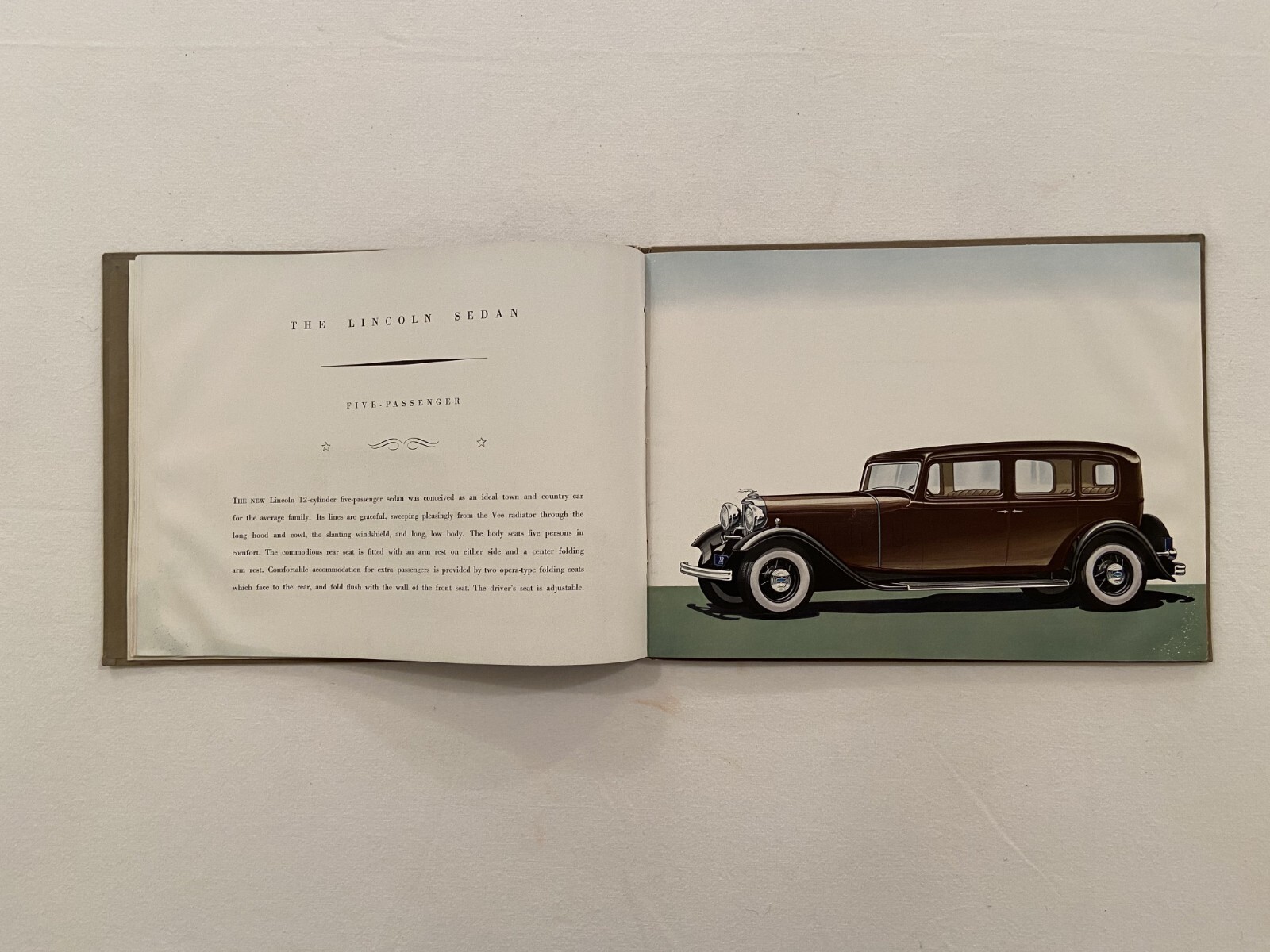 CA 1931 LINCOLN TWELVE CYLINDER MOTOR CARS HARDBOUND ORIGINAL FULL-COLOR CATALOG