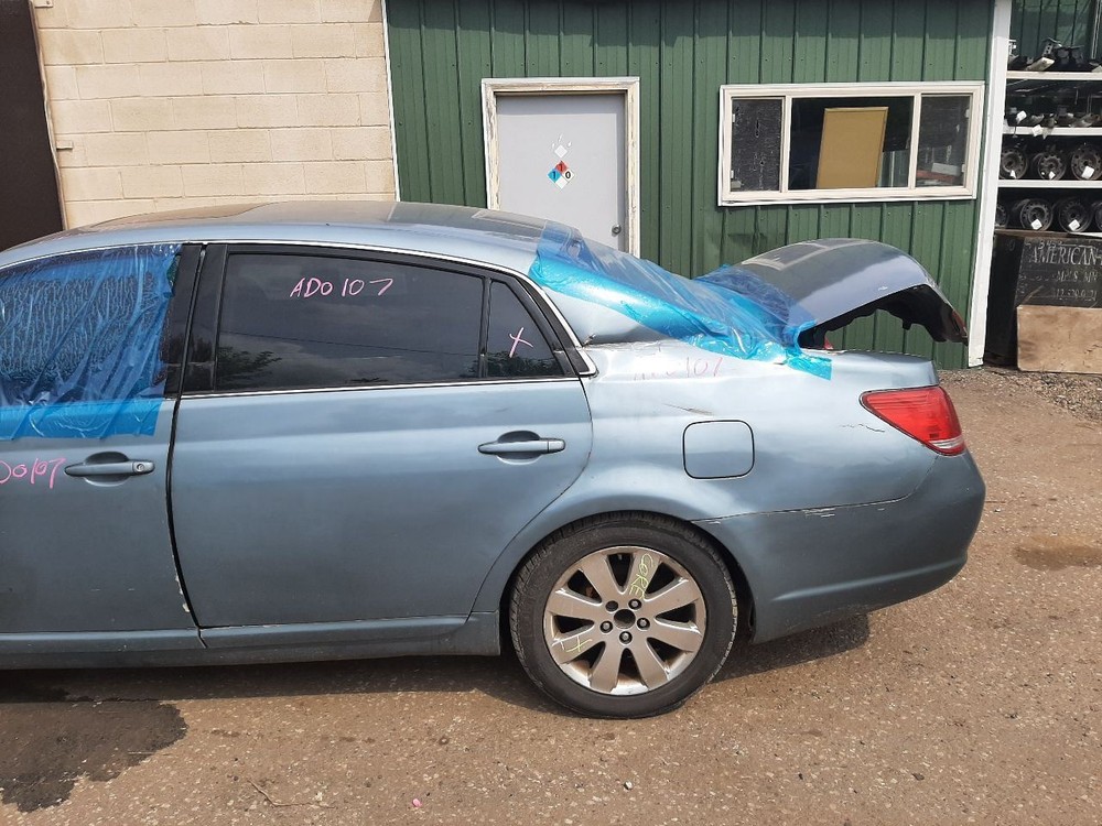 AVALON 2007 High Mounted Stop Light 1040465