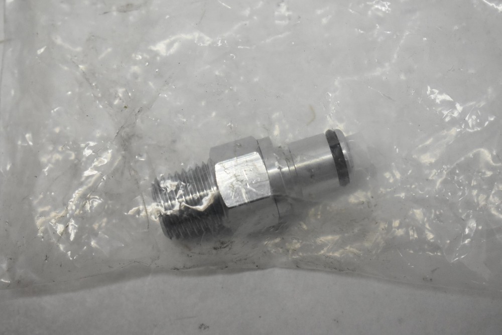 MSC LCD Coupling Insert Pipe Thread 1/4 NPT Shut-Off Fitting Silver Coupler