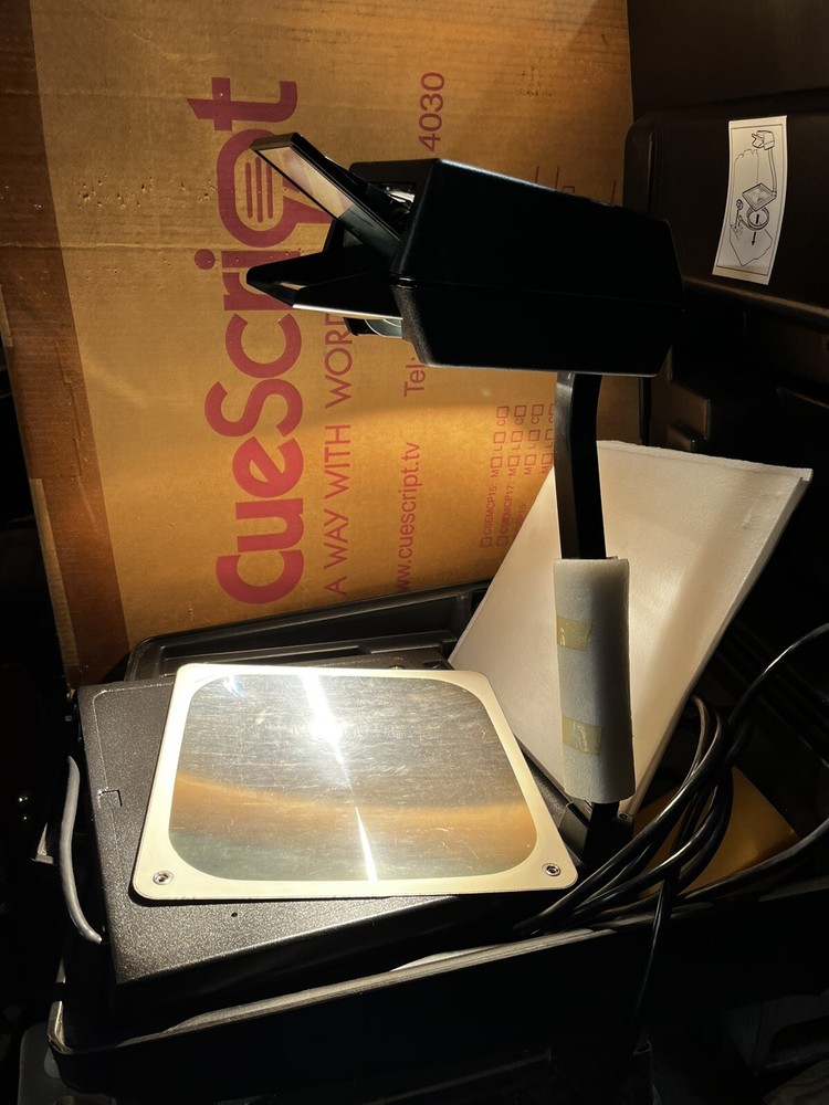 3M Scotch 589 Overhead Projector Folding Briefcase Portable Model - Working