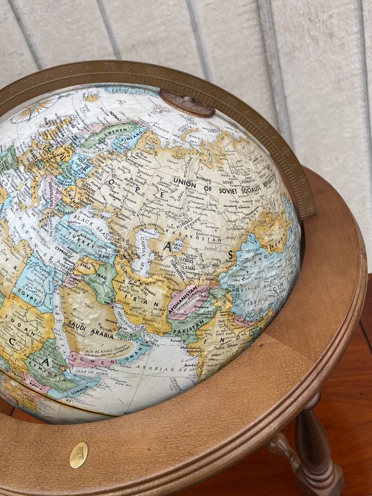 65193 REPLOGLE Table Top World Globe Atlas