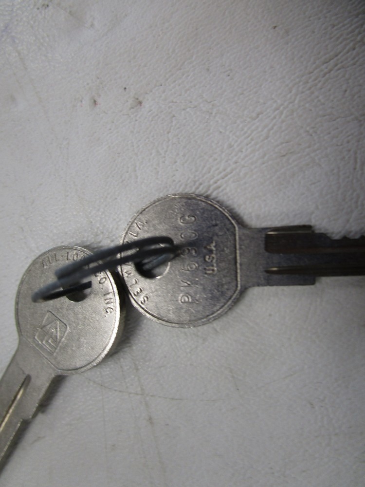 ON / OFF IGNITION SWITCH W/ (2) KEYS MARINE BOAT