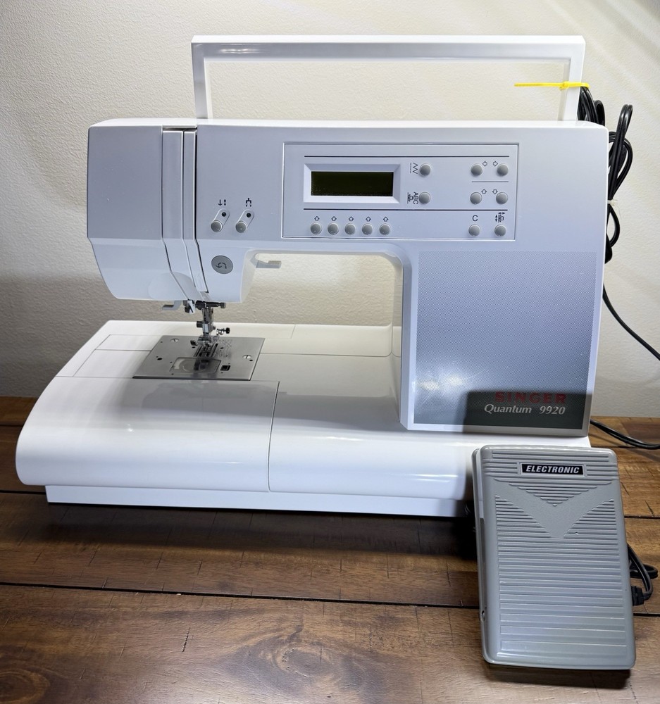 SINGER QUANTUM 9920 Sewing Machine Untested