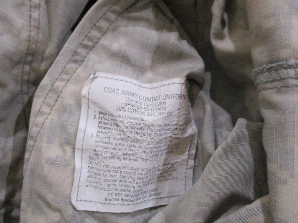US Army Combat Jacket Mens Size Large
