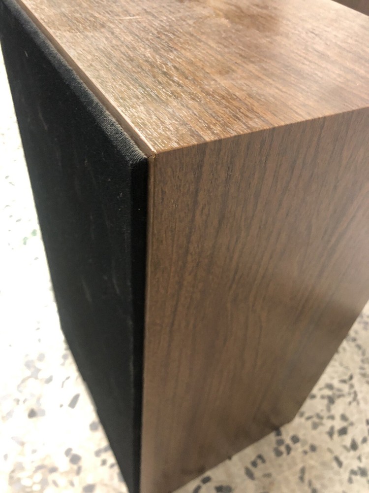 Sharp Pair *Vintage Speakers (Read)
