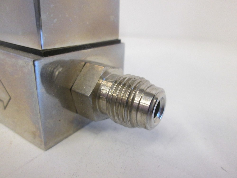 Unit Instruments, UFC-1000, Mass Flow Controller, 10 SLM, O2, Used