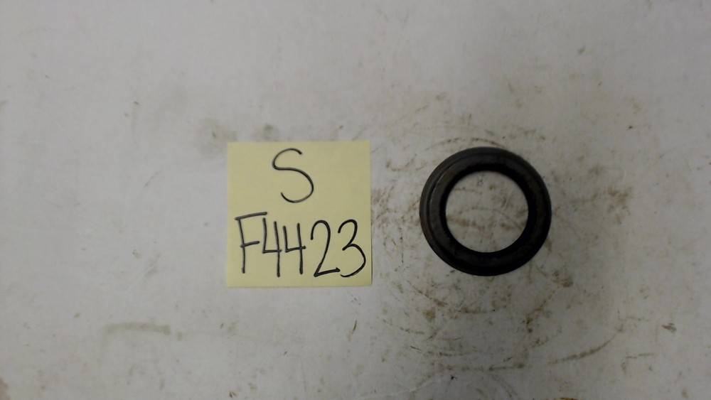 17815 / 46877 Seal