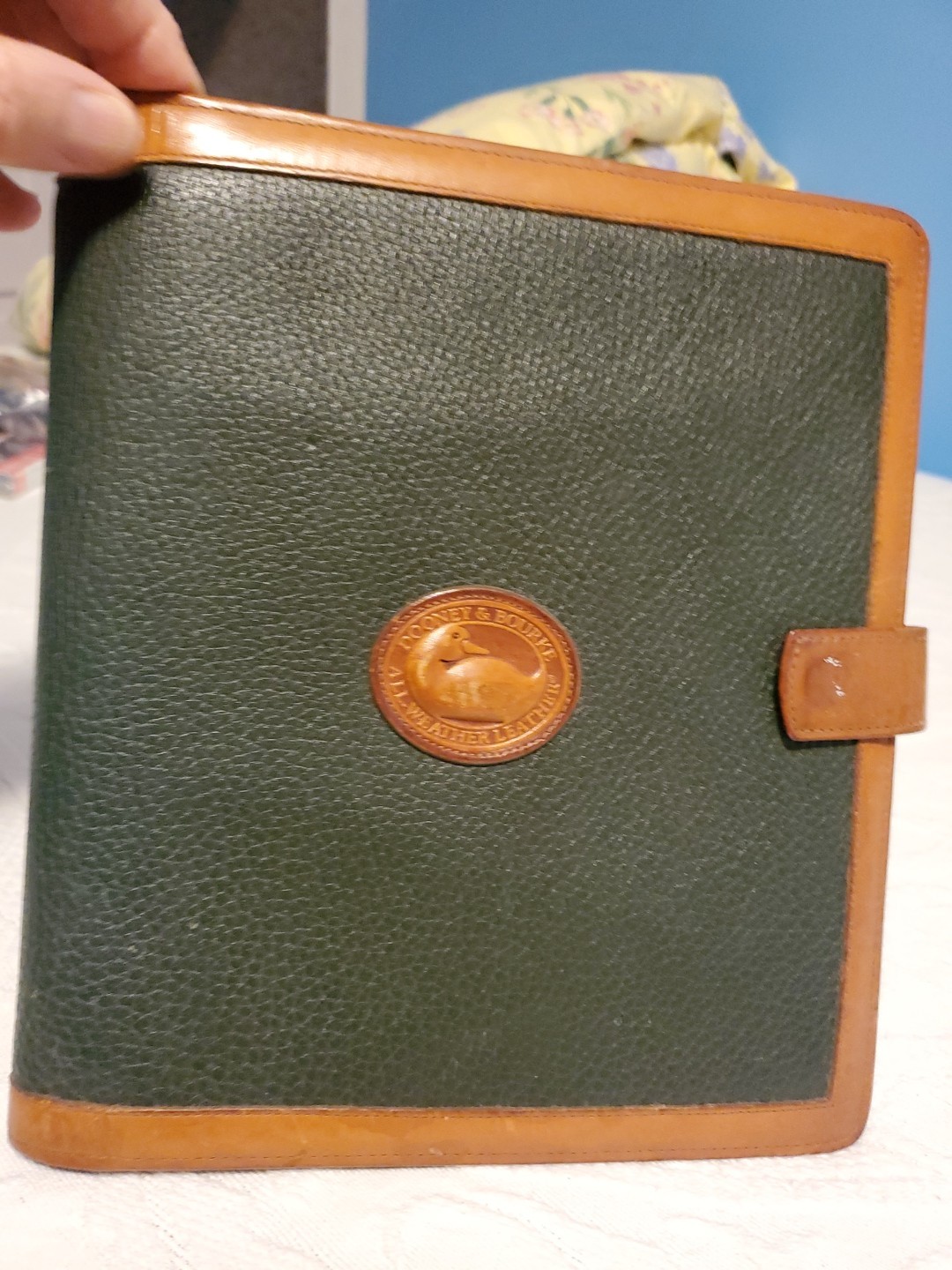 Dooney & Bourke Leather planner Organizer Folio Green/Brown, 8.5" X 9.5"