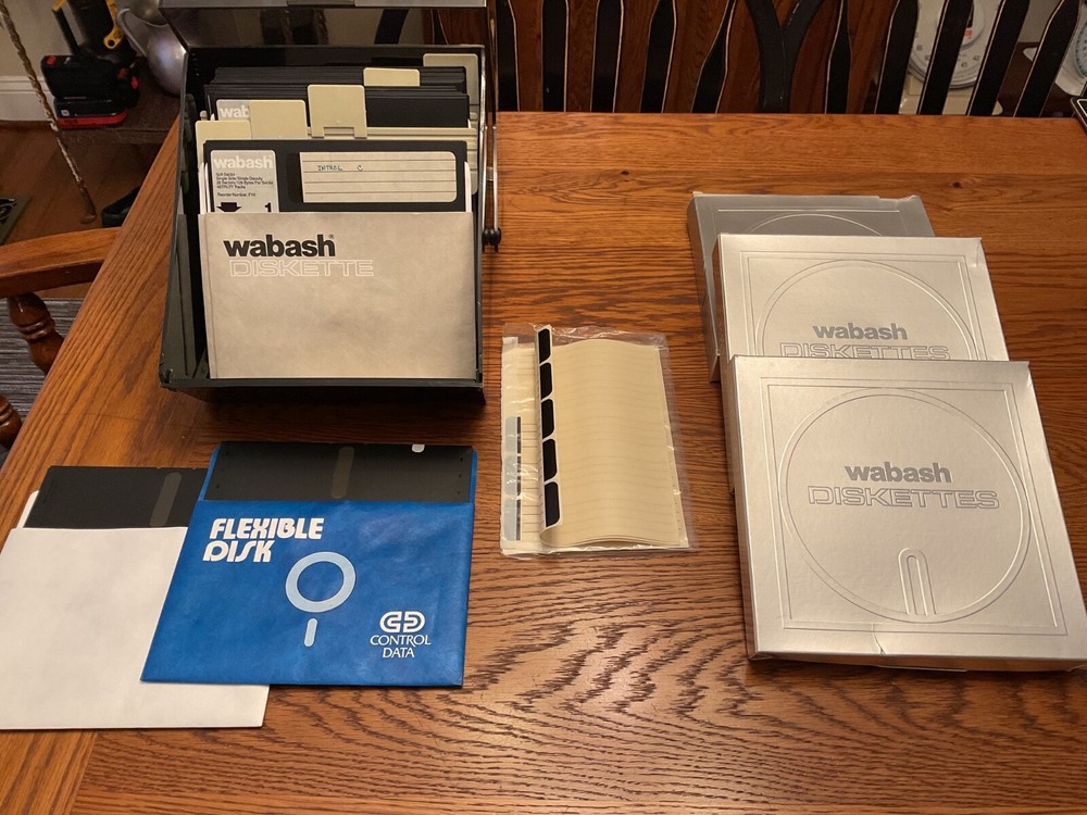 15 Wabash Diskettes, Case Plus More