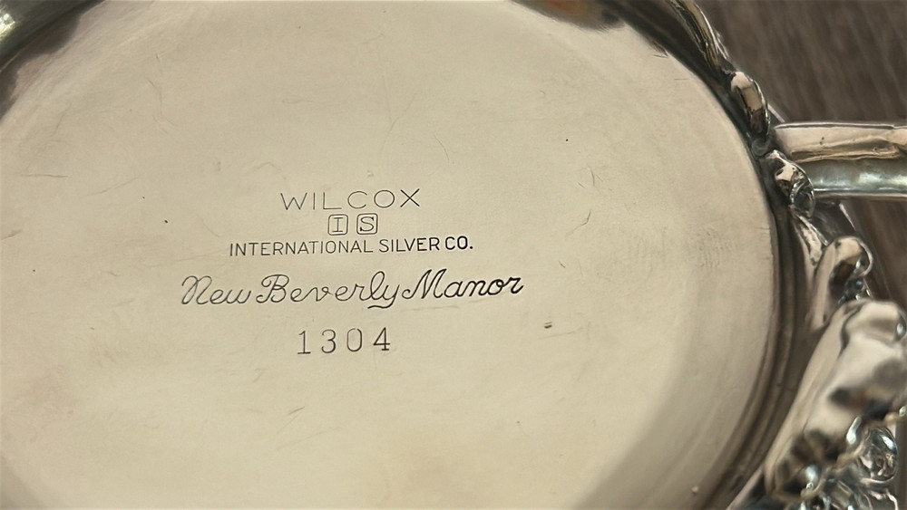 VTG Wilcox New Beverly Manor Silver Plate Creamer & Lid #1304 Polished Intricate