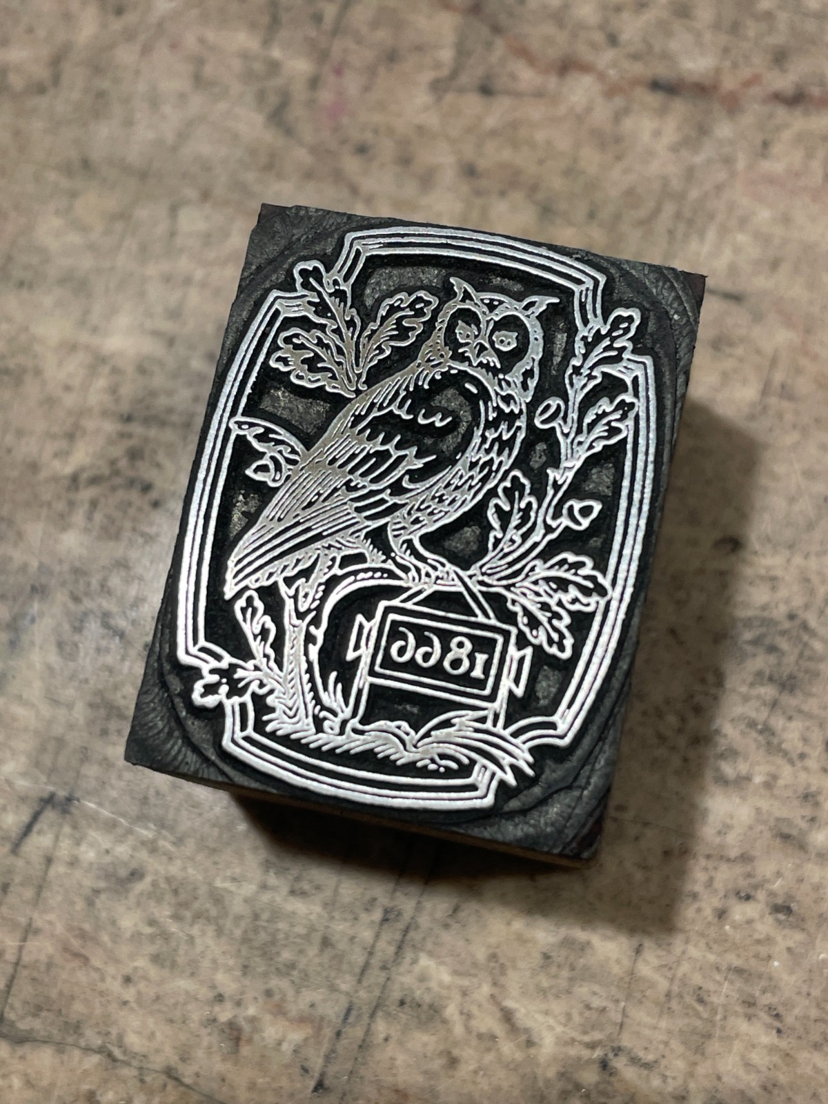 Printing Letterpress Printers Block Owl And Seal / Crest 1866 (1540)