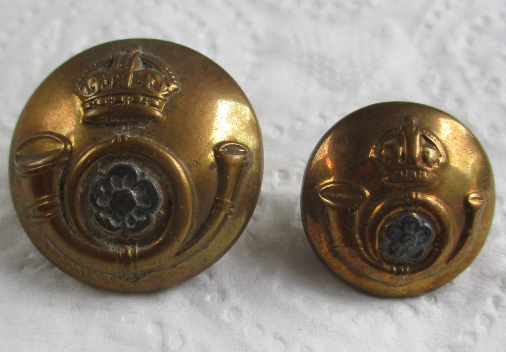 2x British Army:"KING'S OWN YORKSHIRE LIGHT INFANTRY BUTTONS" (KOYLI, WW1-WW2)
