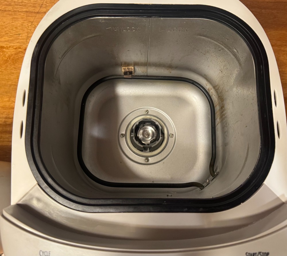 Hamilton Beach HomeBaker Bread Machine Model 29881 , White, Type BM07