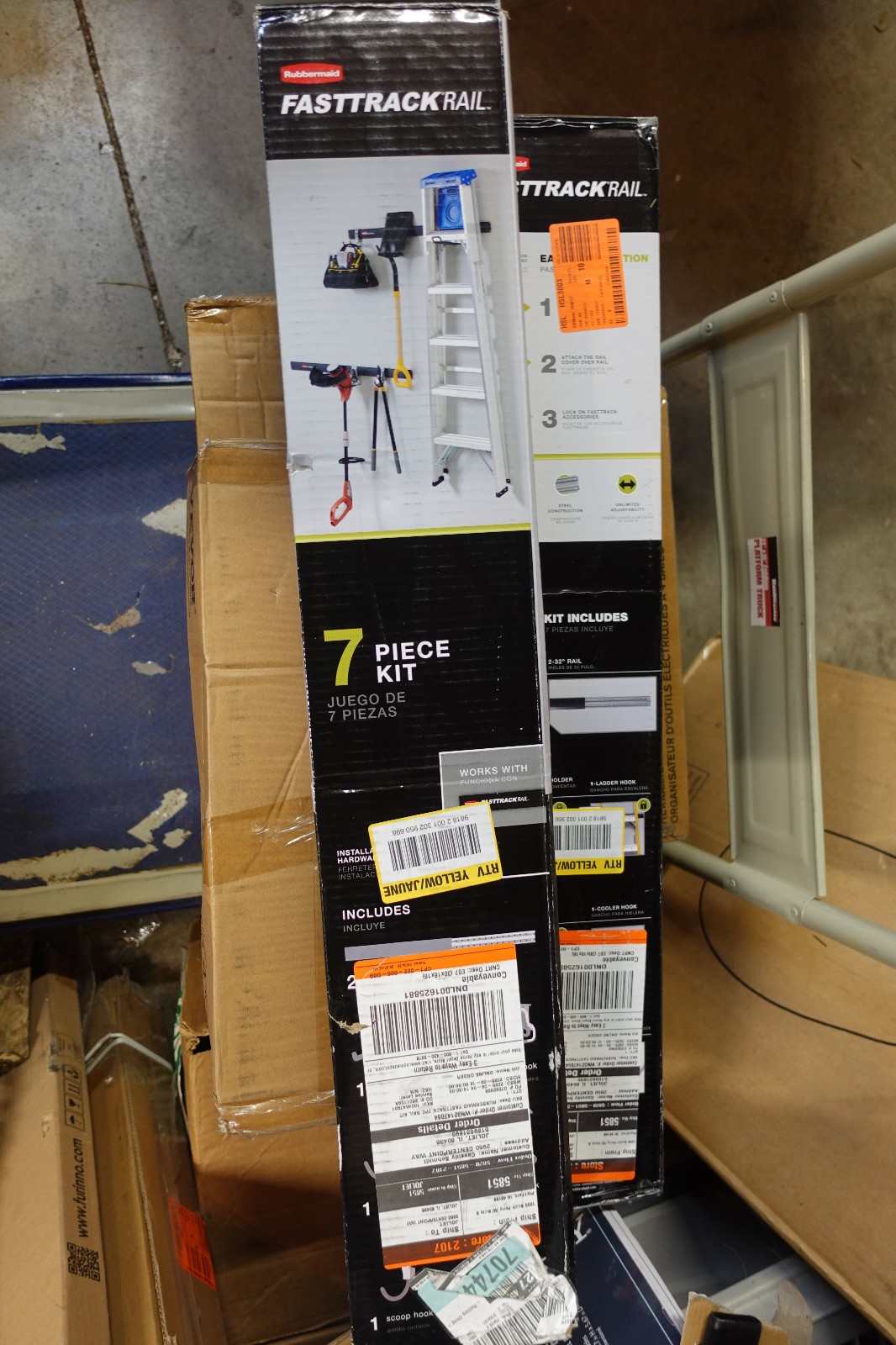 Rubbermaid Fasttrack Universal All-In-One Garage Storage Rail System (7-Piece)