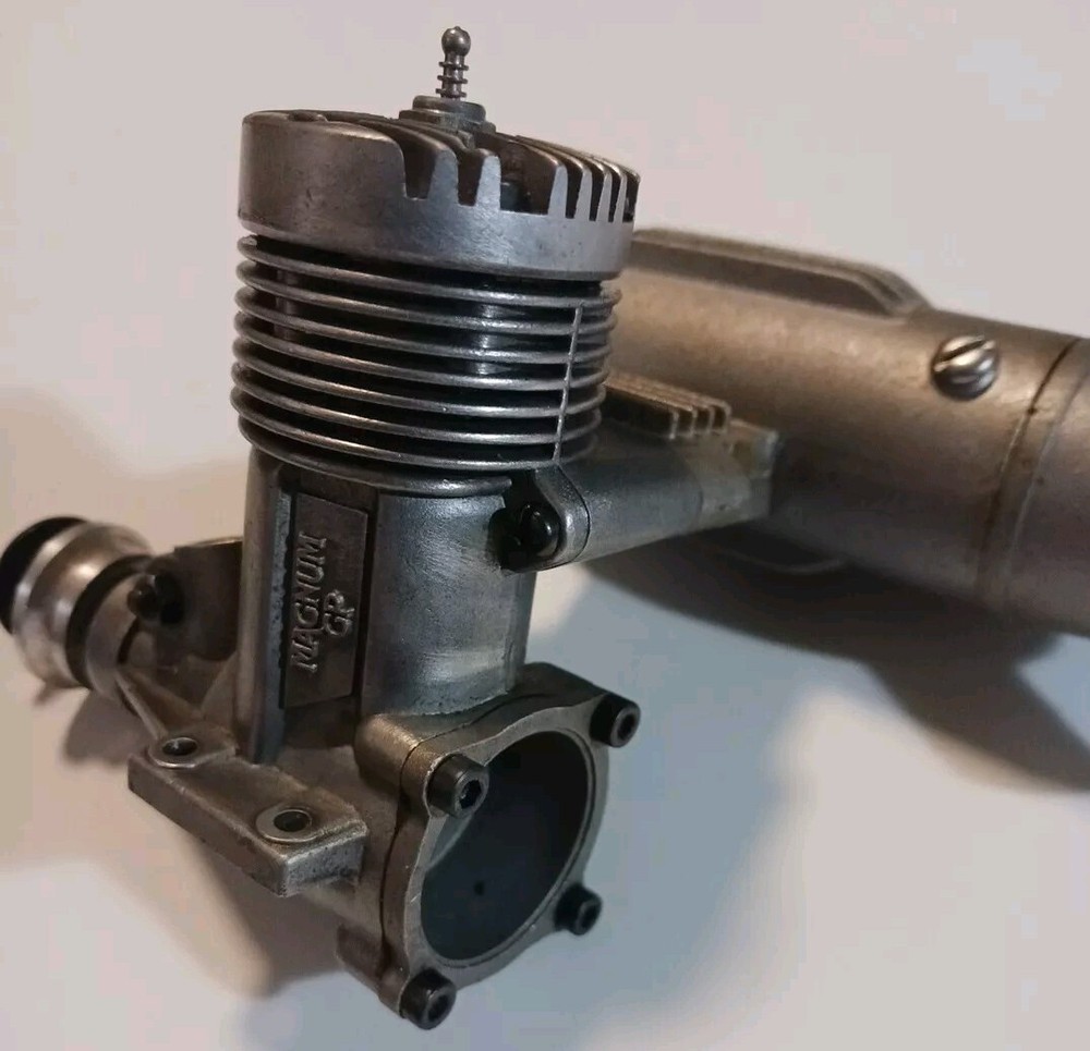 Magnum GP 40 R/C engine