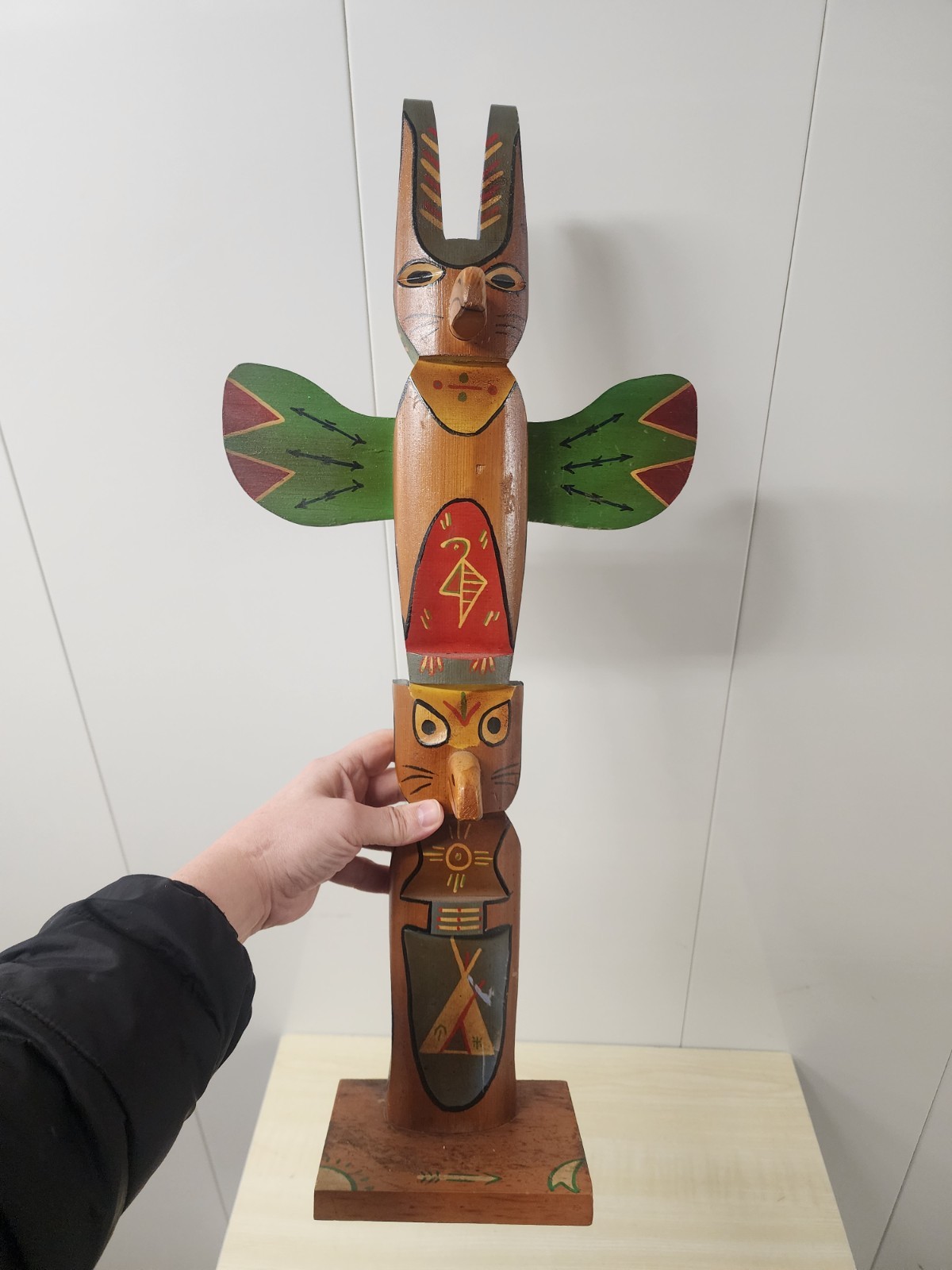 Large Vintage Carved Totem Pole 25" Tall Chippewa Native American Indian