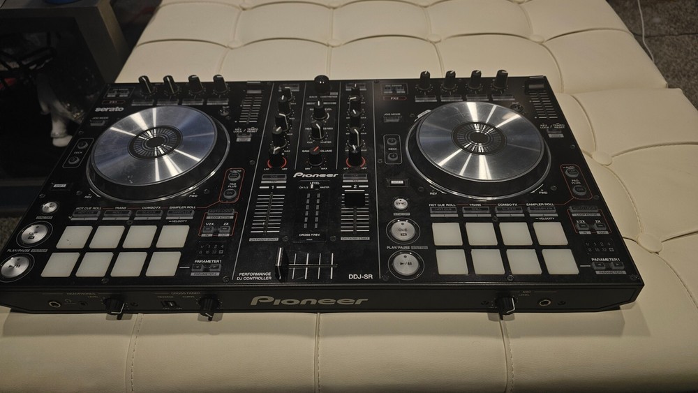Pioneer DDJ-SR Digital DJ Controller