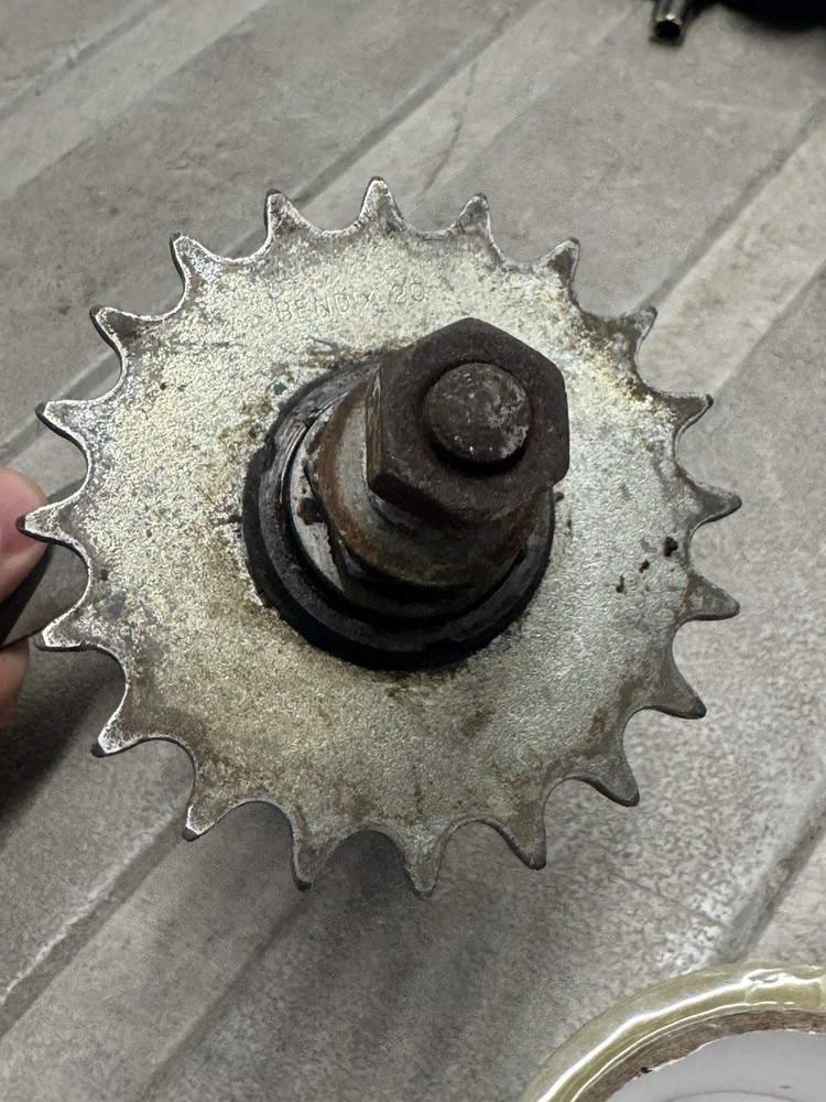 BENDIX HUB RED LINE 32 HOLE HOLE 20 TOOTH