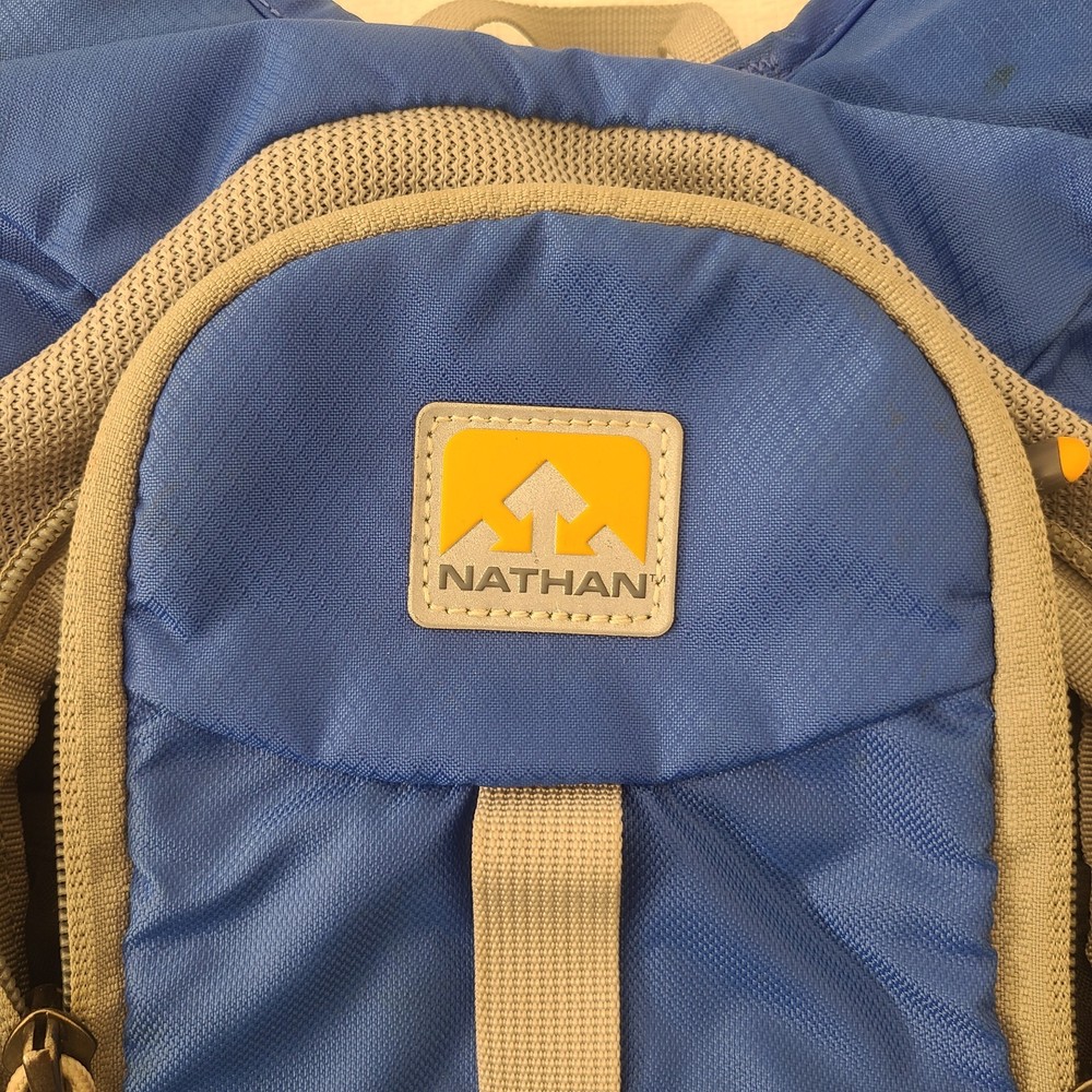 Nathan Seeker Hydration Pack Blue/White No Bladder