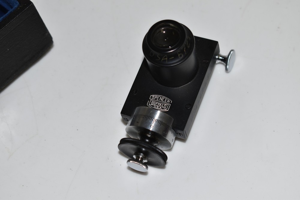 ^^ AO Spencer Microscope Screw Micrometer Eyepiece with Case (FEA13)
