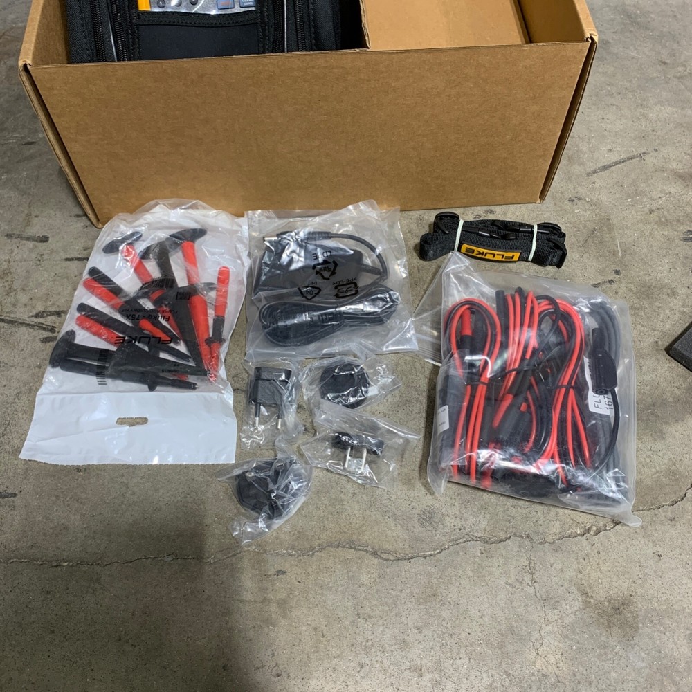 Fluke 753 Documenting Multifunction Process Calibrator, HART & NIST Certified